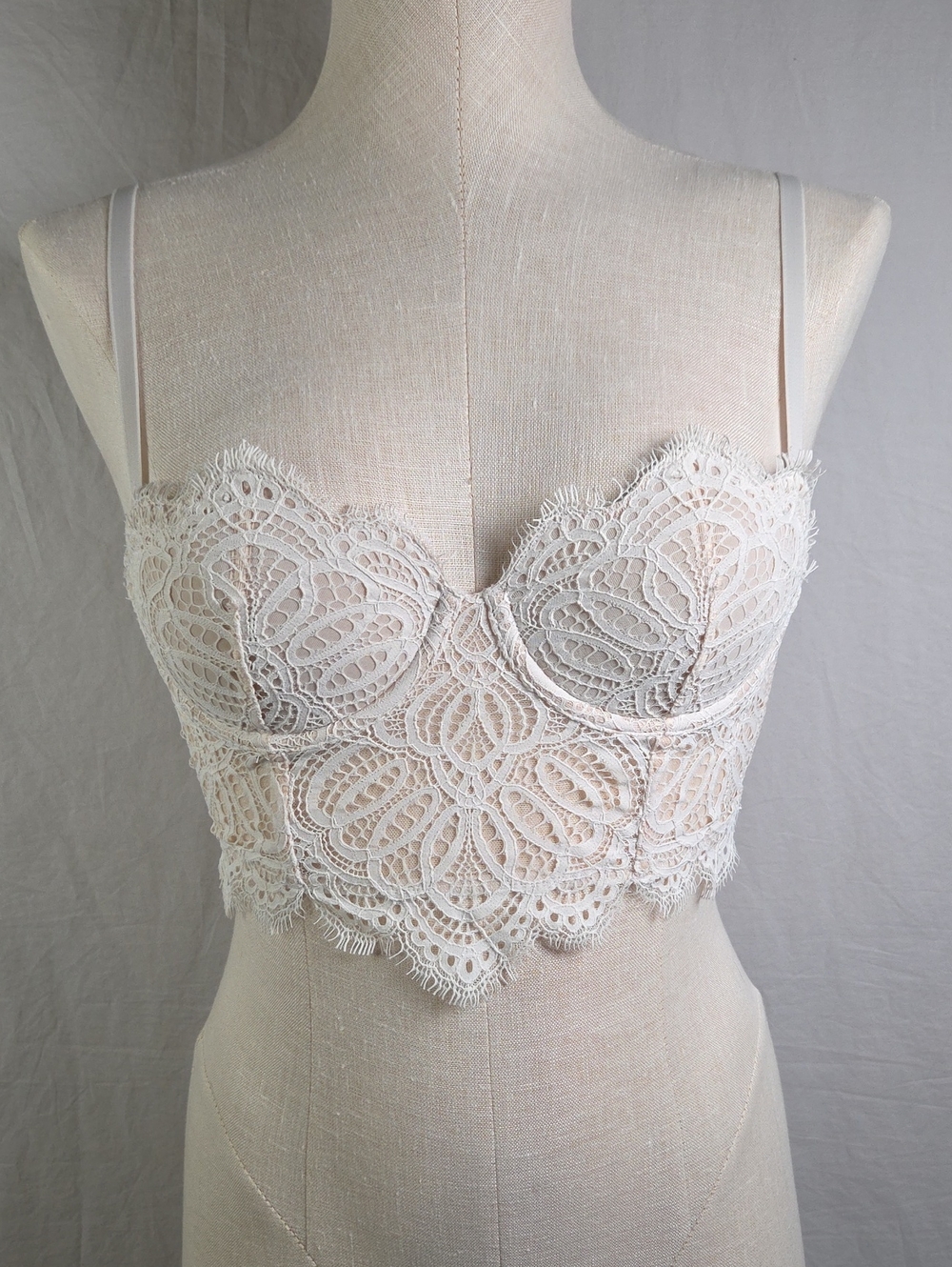 Victoria's Secret Dream Angels Ivory Lace Longline Strapless Bra 32B EUC